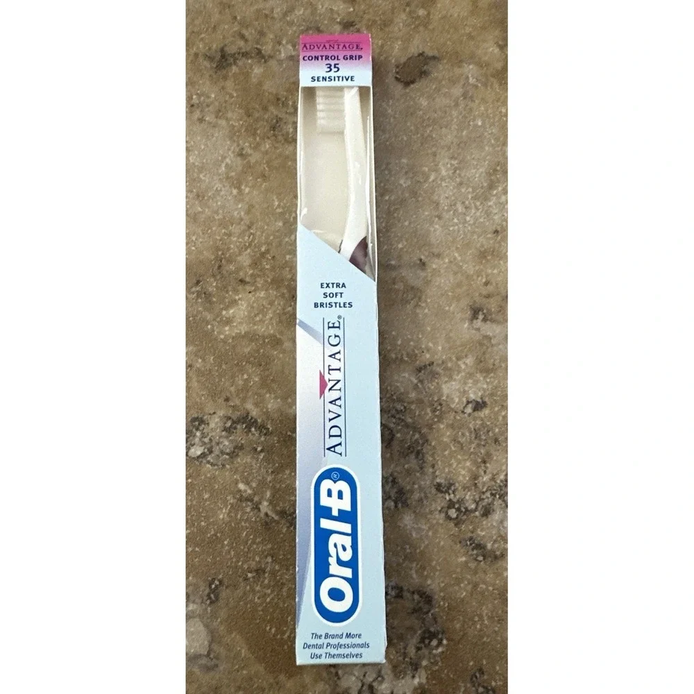 Oral-B Advantage Toothbrush Clear 35 Soft Straight 1996 Vintage Brand New